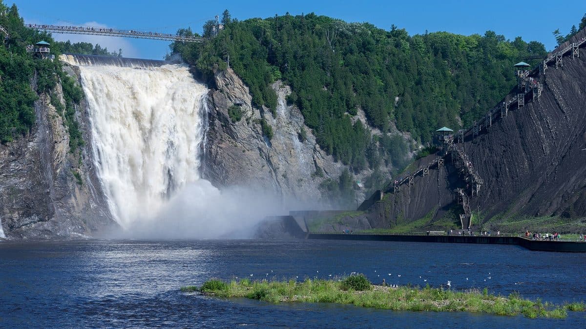 Vayo taxi at Montmorency Falls near Quebec City